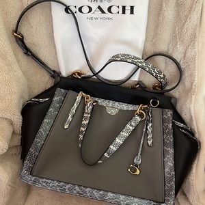 Brand new Coach Purse!👛